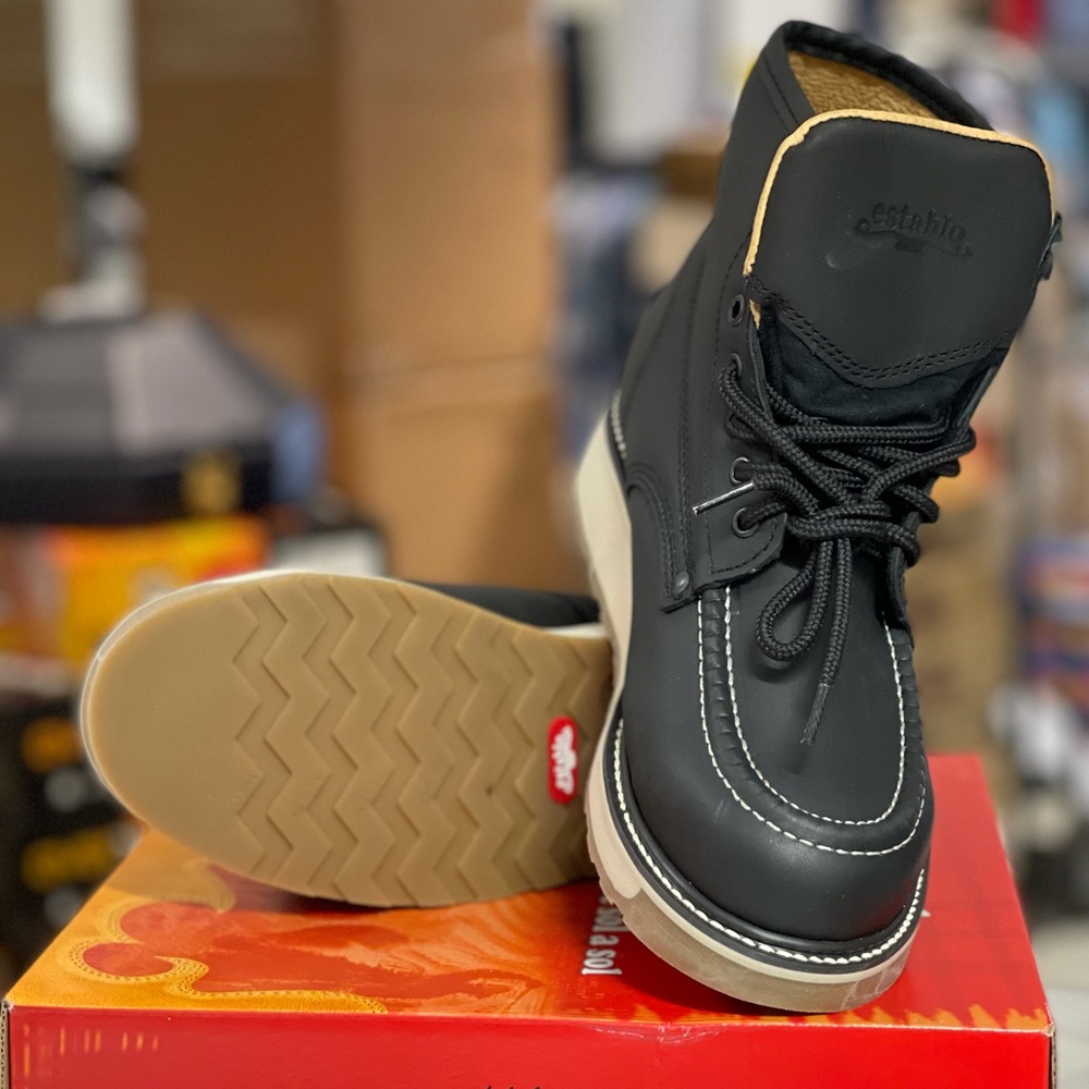 None steel toe work boot